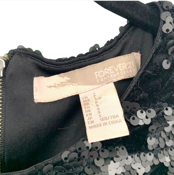 Forever 21 black velvet with sequins all over - Picture 16 of 16